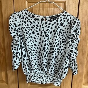 xs black and white express blouse NWOT